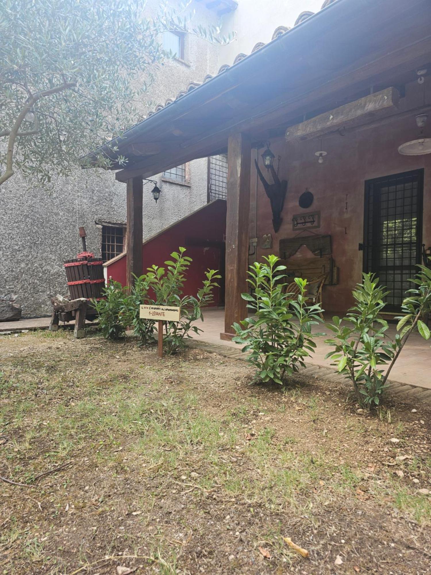 La Rosa Dei Venti - Country House Fossato di Vico Exterior foto